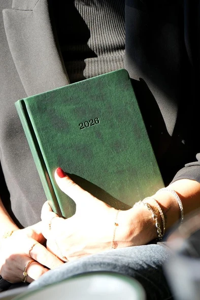 Victoria's Journals Business 2026 Günlük Ajanda 17x24cm Sert Kapak Ivory 80gr. Ayraçlı Yeşil - Resim 2