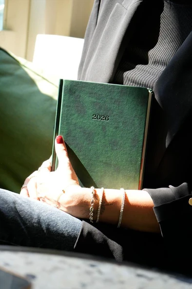 Victoria's Journals Business 2026 Günlük Ajanda 17x24cm Sert Kapak Ivory 80gr. Ayraçlı Yeşil - Resim 3