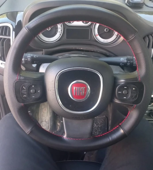 DİKİŞLİ DİREKSİYON KILIFI MİNİKARE / NOKTALI DERİ KIRMIZI DİKİŞLİ FIAT 500 İÇİN ürün görseli