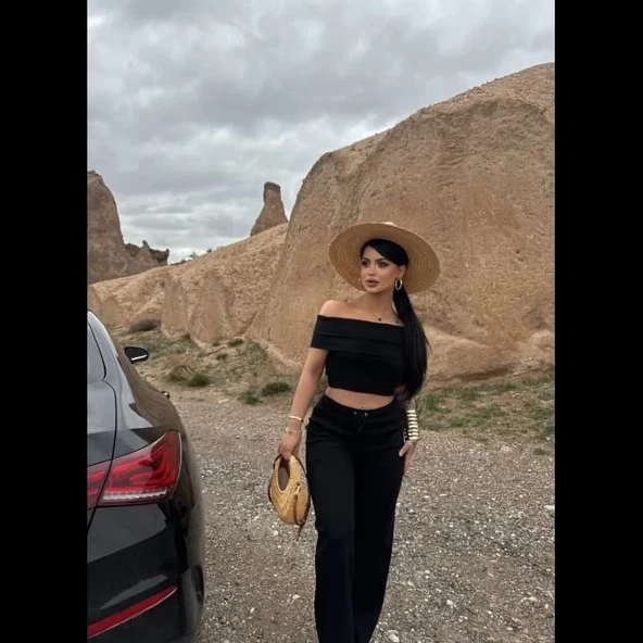 Madonna yaka bol paça pantolonlu takım - 2