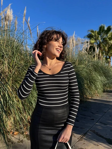 V yaka çizgili bluz siyah - 3