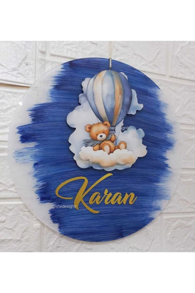 s'he design İsme Özel Şeffaf Pleksi Kapı Süsü – Erkek & Kız Bebek İçin Özel Tasarım Erkek Bebek Ayı Figür Mavi ürün görseli