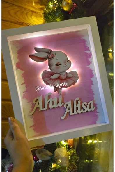 s'he design BEBEK İSMİNE ÖZEL HAZIRLANAN LEDLİ AHŞAP PANO HASTANE ODASI KAPI SÜSÜ 25X35CM