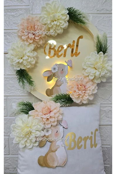 s'he design Bebek İsmine Özel Hazırlanan Çiçekli Tavşanlı Kapı Süsü Ve Takı Yastığı - Resim 4