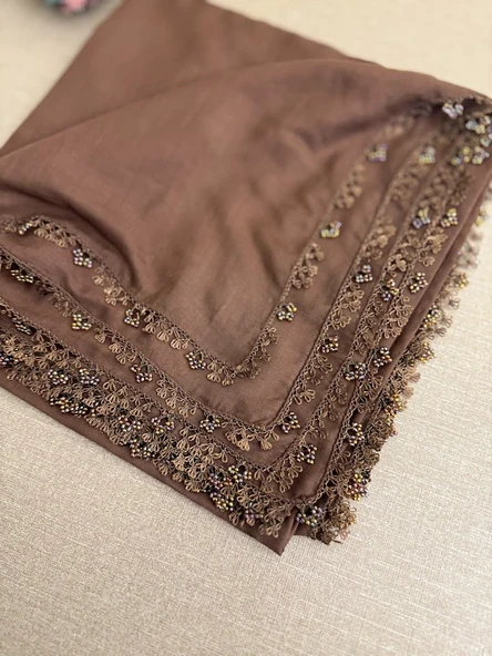 Anne Eli İle İşlenmiş Tığ Oyalı Yazma Örtü Yerli Üretim 100x100cm ürün görseli