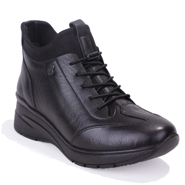 Dagoster DZA07-13091535 Siyah Ortopedik Günlük Düz Topuk Deri Kadın Bot ürün görseli