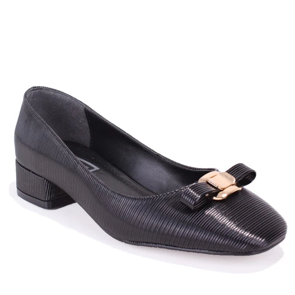 Dagoster DZA07-108526415 Siyah Rugan Klasik Topuklu Kadın Ayakkabı ürün görseli