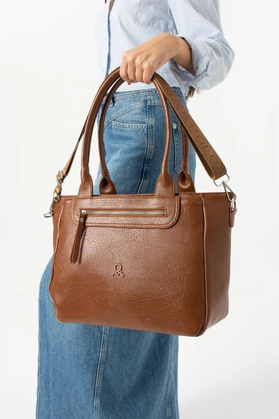 Suni Deri Kadın Omuz Çantası 35*28 Cm Çapraz Askılı Postacı Çanta Çok Cepli Vegan Deri Kol Çantası ürün görseli 1