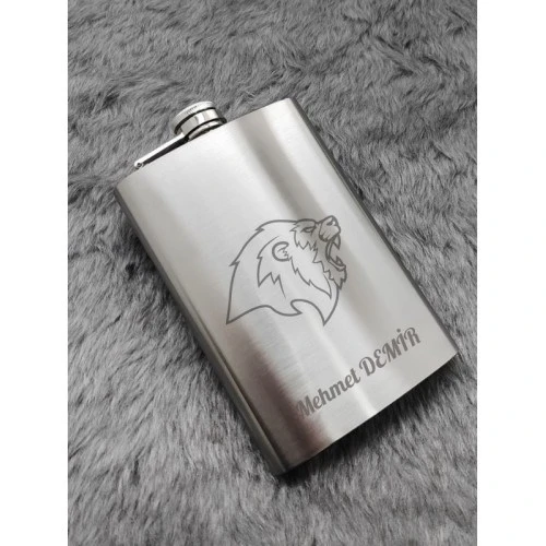 Unutulmaz Anlar İçin Sevgiliye İsime Kişiye Özel Hediye Aslan Temalı 9 Oz Çelik Cep Matara 266 ML ürün görseli 1