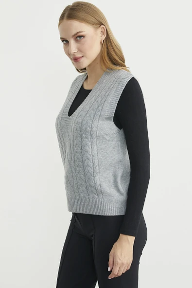 V Yaka Saç Örgü Triko Süveter - Gri - Resim 4