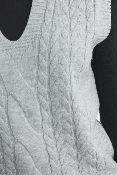 V Yaka Saç Örgü Triko Süveter - Gri - Resim 5