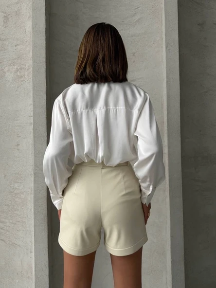 Kemerli deri şort krem h241003 - Resim 14