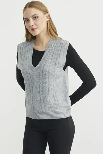 V Yaka Saç Örgü Triko Süveter - Gri - Resim 3