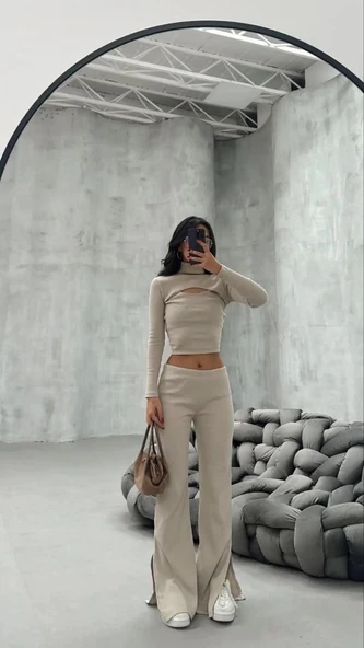 Kadın Uzun Kollu Pencere Detay Göğüs Dekolteli Bluz Ve Bol Paça Pantolon Ikili Takim - Resim 2