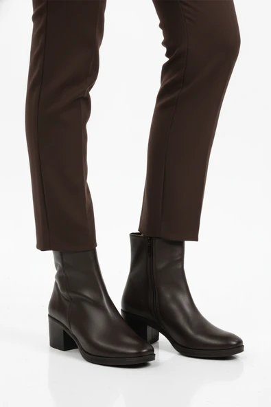 Aspor Kahve Hakiki Deri Fermuarlı Polarlı Kadın Topuklu Bot ürün görseli