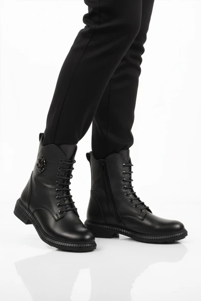 Aspor Siyah Hakiki Deri Fermuarlı Bağcık Detaylı Polarlı Kadın Topuklu Bot ürün görseli