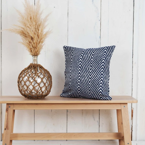 Karaca Home Savana Mavi Jakar Kırlent 45 cm x 45 cm ürün görseli