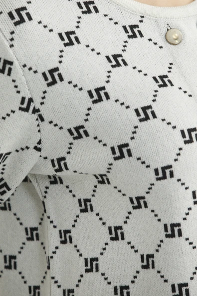 Logolu Düğme Detaylı Triko Hırka - Kemik - Resim 4