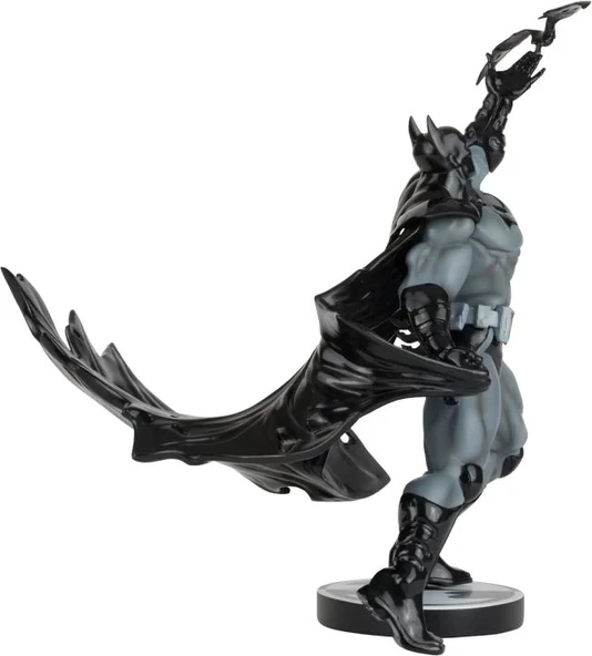 McFarlane Toys - DC Direct - Batman Siyah & Beyaz - Figürü (Reçine) - 2