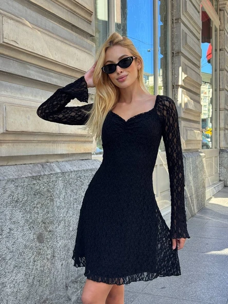 Kadın Siyah Dantelli Uzun Kollu Kalp Yaka Mini Abiye Elbise Güpür Kumaş Vücudu Saran - 2