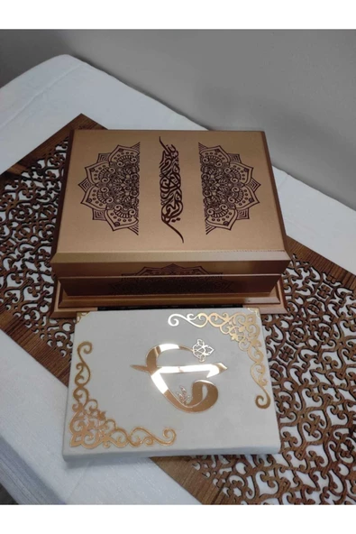 Isimli Ahşap Kutulu Gold Sandık Kadife Kuran-ı Kerim Hayrat Neşriyat Hafız Boy (14*20 Cm) - Resim 3