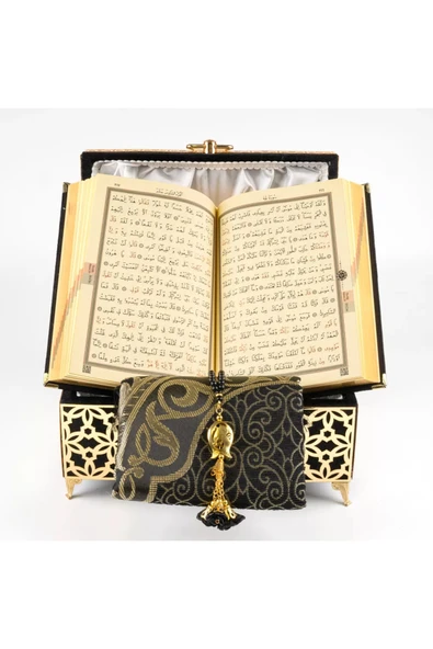 Desenli Kutu Çeyizlik, Seccade + Tesbih + Kuran Hediye Seti (Hafız Boy, Kadife, Siyah, Elif-Vav) - Resim 4