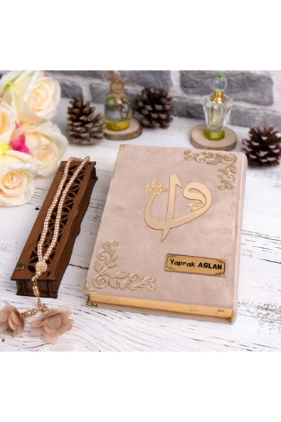 Hediyelik Kur'an-ı Kerim Kadife Vizon Tespihli Ah.kutu Orta B. ürün görseli