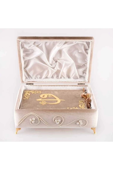 Desenli Kutu Çeyizlik, Seccade + Tesbih + Kuran Hediye Seti (Orta Boy, Kadife, Vizon, Elif-Vav) - Resim 3