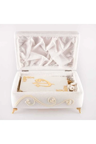 Desenli Kutu Çeyizlik, Seccade + Tesbih + Kuran Hediye Seti (Orta Boy, Kadife, Beyaz, Elif-Vav) - Resim 3