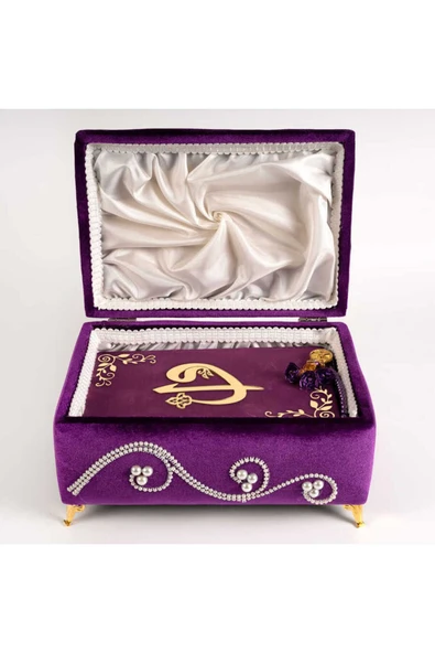 Desenli Kutu Çeyizlik, Seccade + Tesbih + Kuran Hediye Seti (Orta Boy, Kadife, Mor, Elif-Vav) - Resim 3