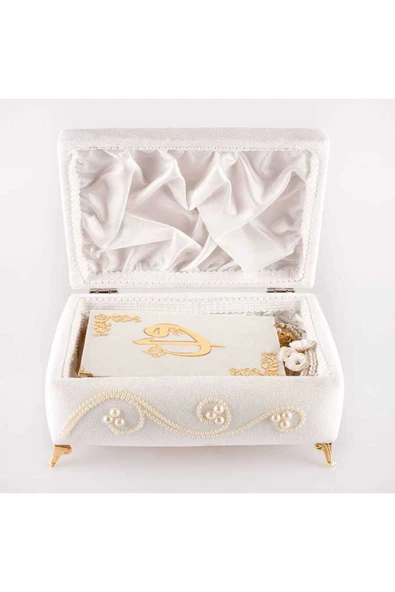 Desenli Kutu Çeyizlik, Seccade + Tesbih + Kuran Hediye Seti (Hafız Boy, Kadife, Beyaz, Elif-Vav) - Resim 2