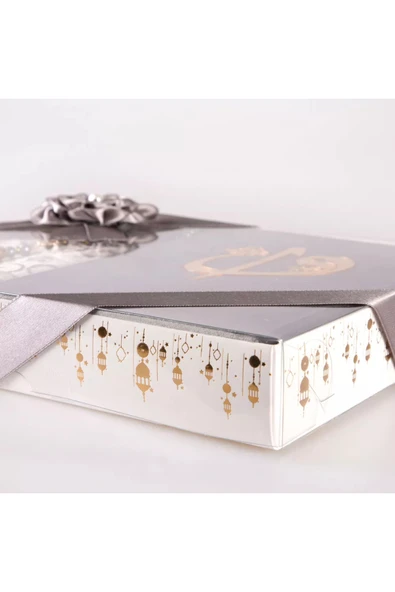 Kuran +  Seccade +  Tesbih Hediye Seti (Hafız Boy, ElifVav, Kadife, Desenli Kutu, Gri) - Resim 4