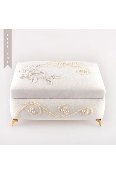 Desenli Kutu Çeyizlik, Seccade + Tesbih + Kuran Hediye Seti (Hafız Boy, Kadife, Beyaz, Elif-Vav) ürün görseli