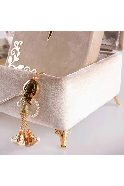 Desenli Kutu Çeyizlik, Seccade + Tesbih + Kuran Hediye Seti (Orta Boy, Kadife, Vizon, Elif-Vav) - Resim 4