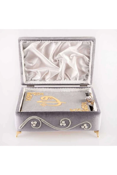 Desenli Kutu Çeyizlik, Seccade + Tesbih + Kuran Hediye Seti (Orta Boy, Kadife, Gri, Elif-Vav) - Resim 3