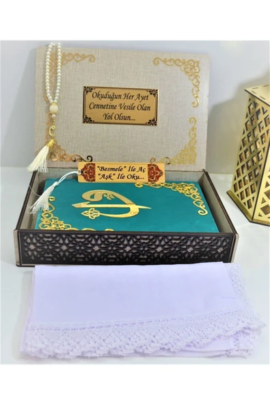 İsimli Kadife Kuranı Kerim Özel Ahşap Kutulu Ortaboy (16X24)(TURKUAZ) Ayraç,tesbih,namazörtü Seti ürün görseli