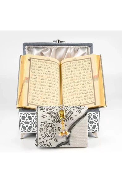 Desenli Kutu Çeyizlik, Seccade Tesbih Kuran Hediye Seti (HAFIZ BOY, KADİFE, GRİ, ELİF-VAV) - Resim 3