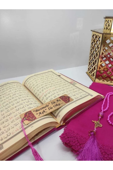 Isimli Kuranı Kerim Ortaboy (16X24)(FUŞYA PEMBE, MÜHÜRLÜ)namaz Örtüsü, Tesbih, Ayraç Seti - Resim 3