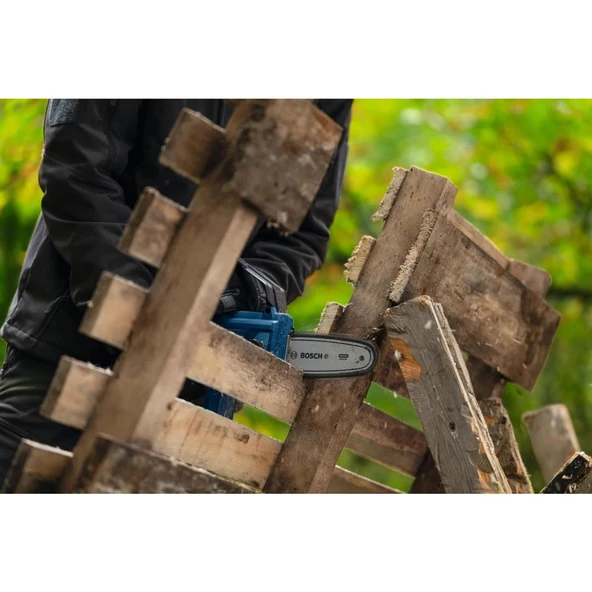 Bosch Profesyonel Gke 18V-15 Solo (Aküsüz) Zincirli Ağaç Kesme 06008D7000 - Resim 4