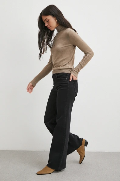 Push Up Kesik Geniş Paça Jean Siyah ürün görseli