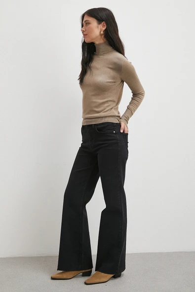 Push Up Kesik Geniş Paça Jean Siyah - Resim 4