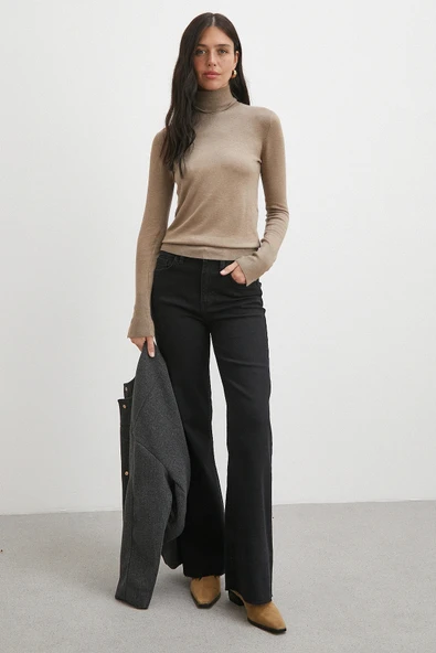 Push Up Kesik Geniş Paça Jean Siyah - Resim 2