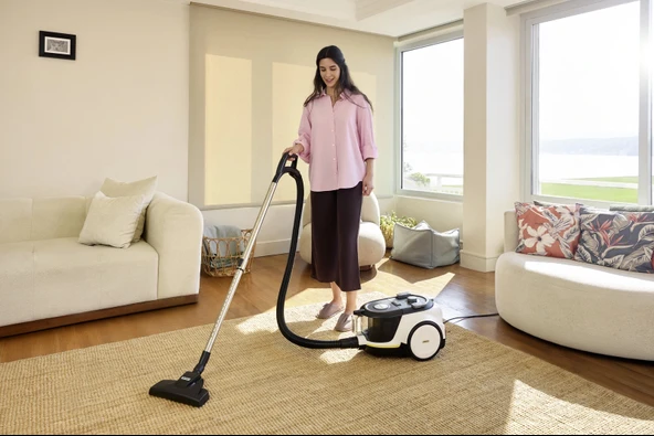 Karcher VCC 4 CycloneX Toz Torbasız Elektrikli Süpürge - Resim 7