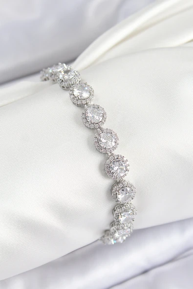 Pirinç Zirkon Taşlı Daire Baget Model Gümüş Renk VIP Seri Kadın Bileklik - TJ-BB7513