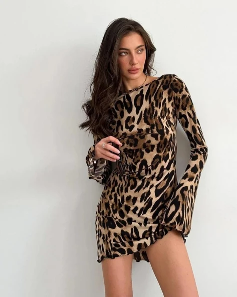 Kadın Uzun Kollu Sırtı Açık Bağlamalı Leopar Desenli Kısa Dalgıç Elbise ürün görseli 1