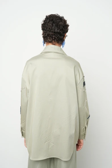 Kadın Çift Cepli Önü Boncuk İşlemeli Düz Renk Gömlek - 5