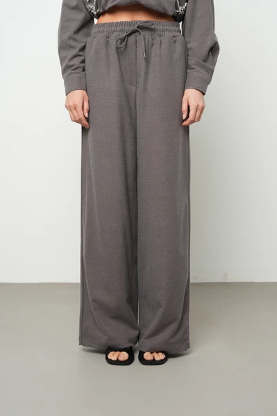 Kadın Bol Paça Rahat Kalıp Düz Renk Kumaş Pantolon - 2