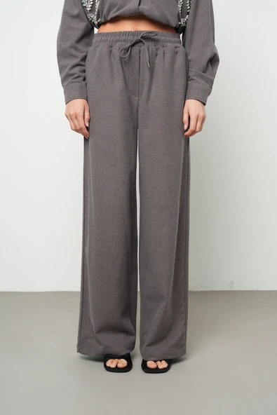 Kadın Bol Paça Rahat Kalıp Düz Renk Kumaş Pantolon