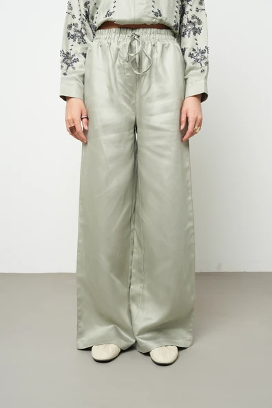 Kadın Bol Paça Beli Lastikli Bağcıklı Düz Renk Pantolon