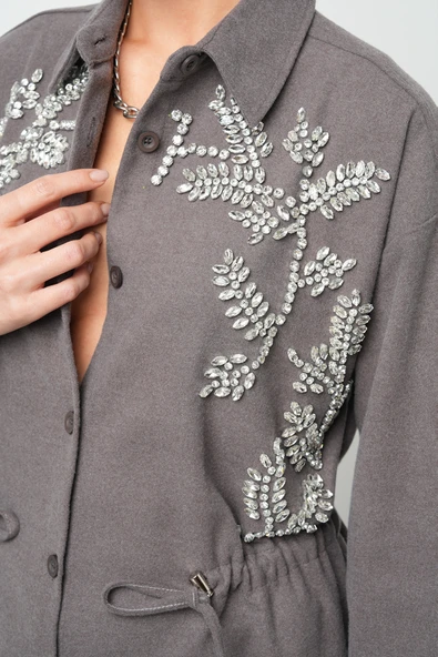 Kadın Taş İşlemeli Belden Bağlamalı Düz Renk Uzun Tesettüre Uygun Ceket - 3